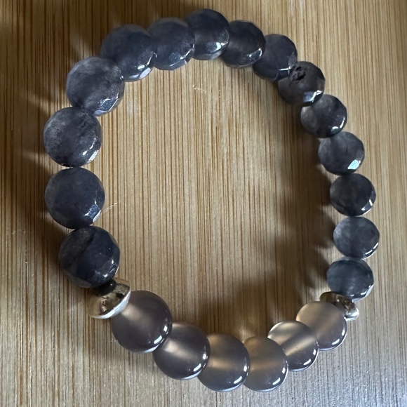 Faceted Sodalite and Smooth Agate Stretch Bracelet w/ Sterling Silver Spacers - Picture 6 of 6